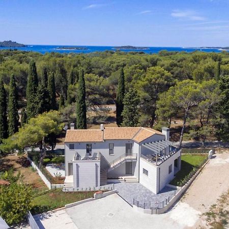 Villa Pinia Fažana エクステリア 写真