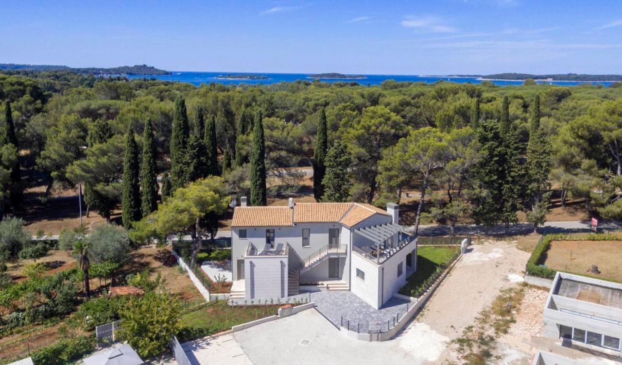 Villa Pinia Fažana エクステリア 写真